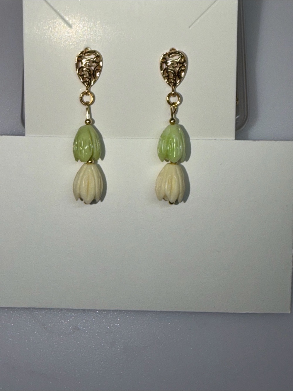NWT Handmade in Hawaii, Hawaiian Pikake/Pakalana Earring.  3 Tier Dangle